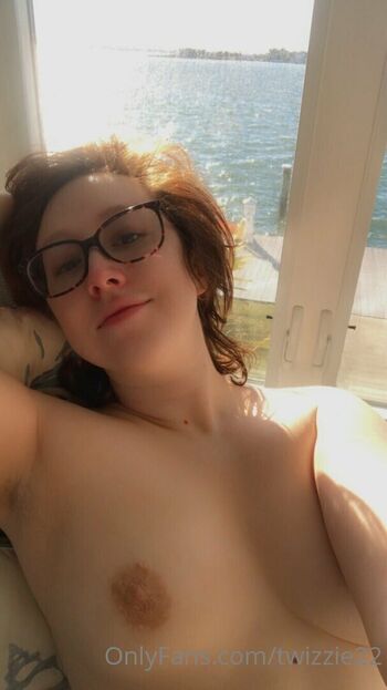 Full leaked Twizzie private photo