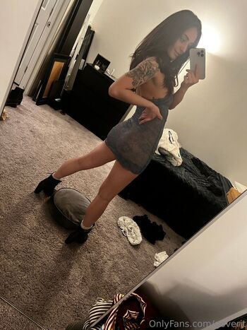 Full leaked Twomgovercsquared page private photo