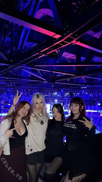 Full leaked Twostonelol private photo