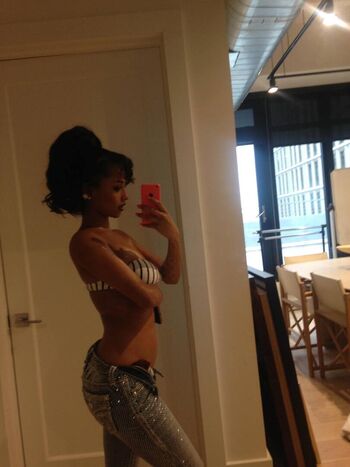 Full leaked Tyla page private photo