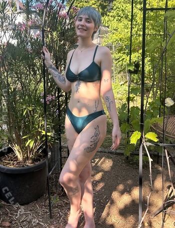 Full leaked Typicallylotti private photo