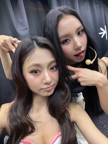 Full leaked Tzuyu private photo