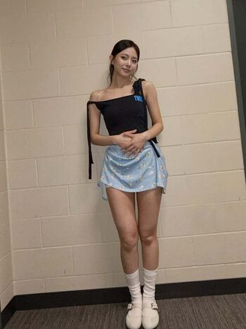 Full leaked Tzuyu private photo