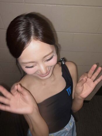 Full leaked Tzuyu private photo