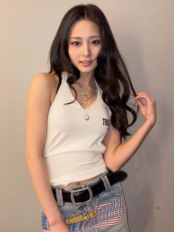 Full leaked Tzuyu private photo