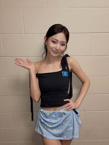 Full leaked Tzuyu private photo