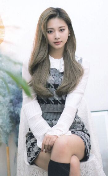 Full leaked Tzuyu private photo