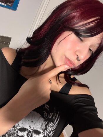 Full leaked Umbriel private photo