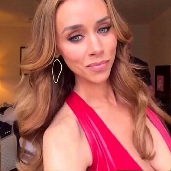 Una Healy