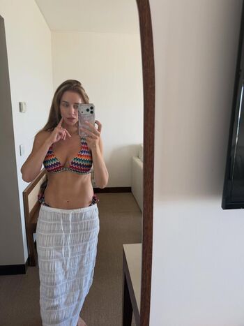 Full leaked Una healy private photo