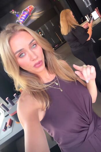 Full leaked Una healy private photo