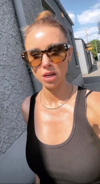 Una Healy