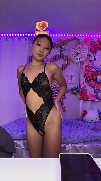 Full leaked Urfavvhoang private photo