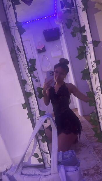 Full leaked Urfavvhoang private photo