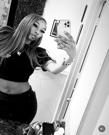 Full leaked Urlocalmonae private photo