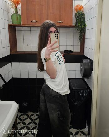 Full leaked Urprettykitty private photo