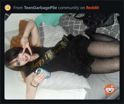 Full leaked Uselessgirlthing private photo