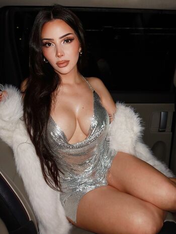 Full leaked Vaimonroe private photo