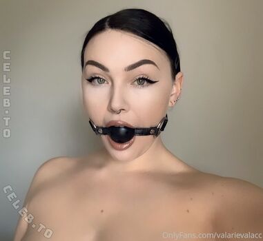 Full leaked Valarievalacc page private photo