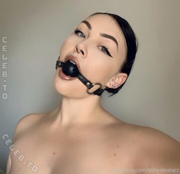 Full leaked Valarievalacc page private photo
