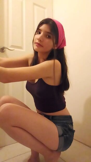 Full leaked Valecast private photo