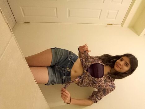 Full leaked Valecast private photo