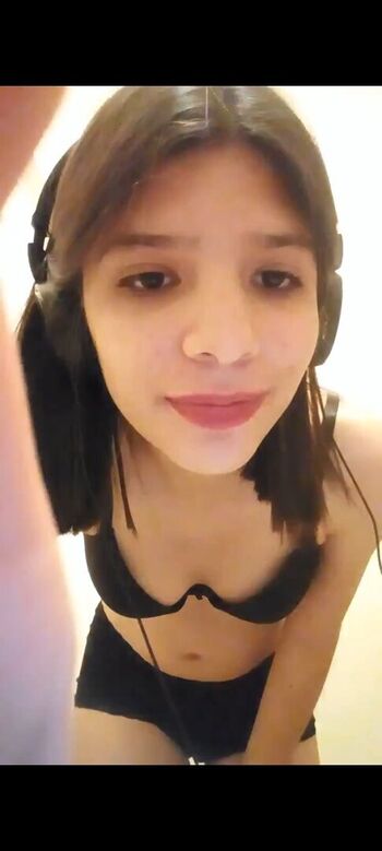Full leaked Valecast private photo
