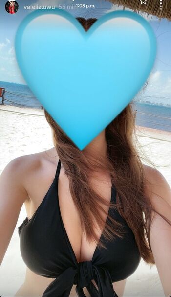 Full leaked Valelizuwu private photo