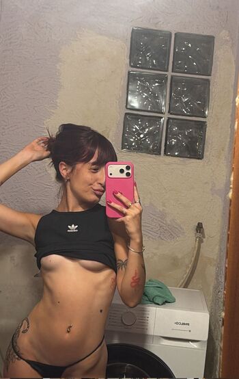 Full leaked Valen pinto private photo