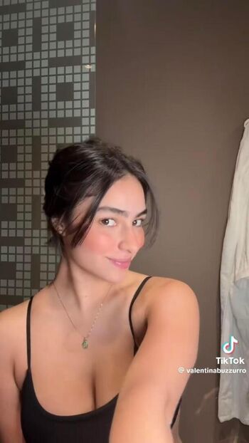 Full leaked Valentina buzzurro page private photo
