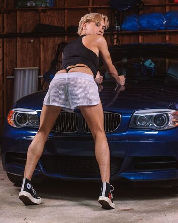 Full leaked Valentino aston page private photo