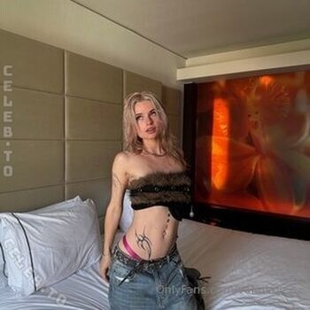 Full leaked Valeriavee private photo