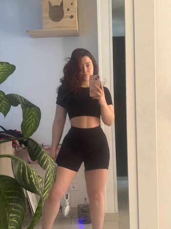 Full leaked Valerie private photo