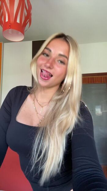 Full leaked Vallarani private photo
