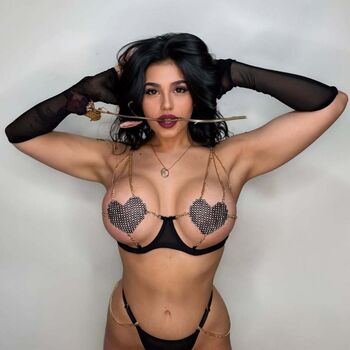 Full leaked Valnoxx private photo