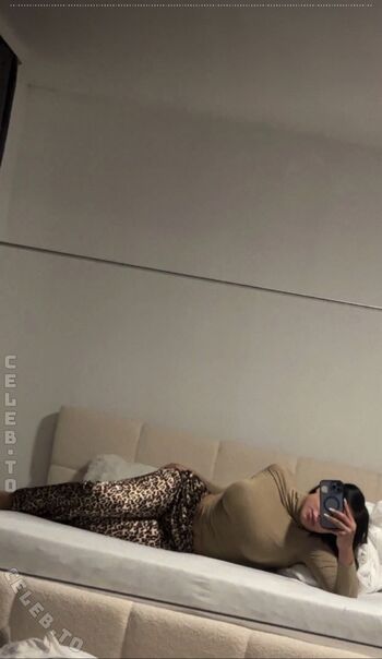 Full leaked Valonaash page private photo