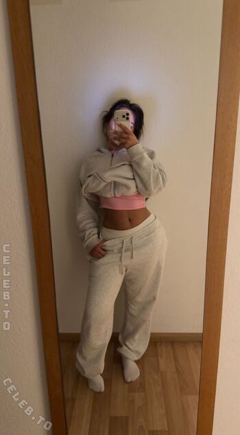 Full leaked Valonaash private photo