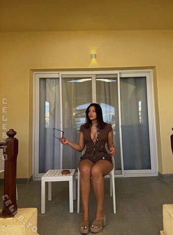 Full leaked Valonaash page private photo