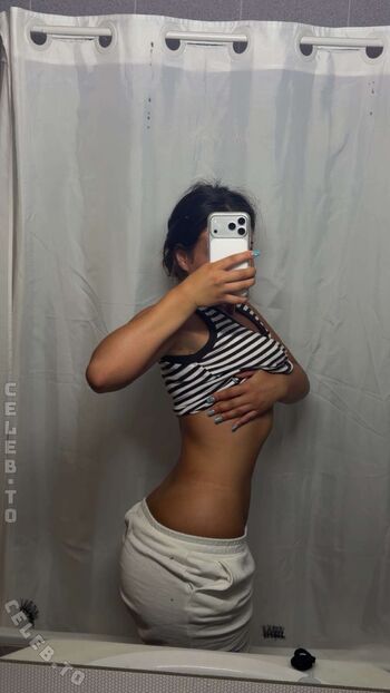 Full leaked Valonaash private photo