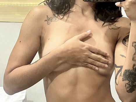 Full leaked Vampiredak private photo