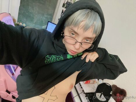 Full leaked Vampyru private photo