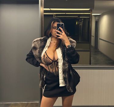 Vanessa Vain
