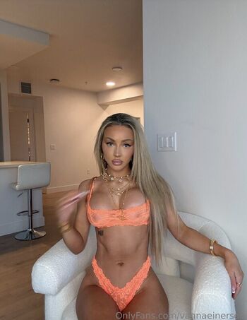 Full leaked Vanna einerson private photo