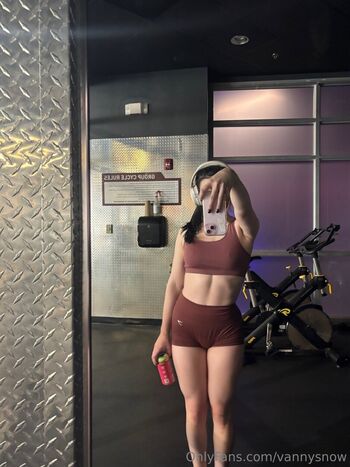 Full leaked Vannysnow page private photo