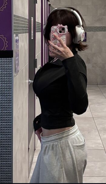 Full leaked Vekikusuo private photo