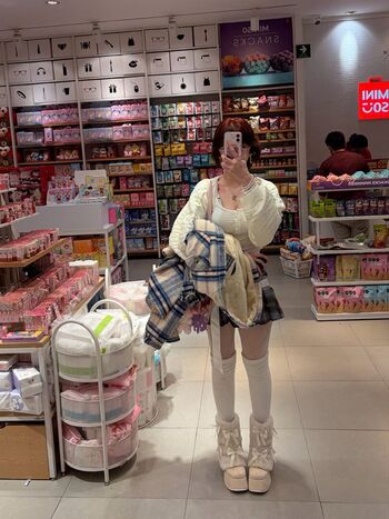 Full leaked Vekikusuo private photo