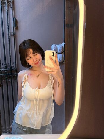 Full leaked Vekikusuo private photo