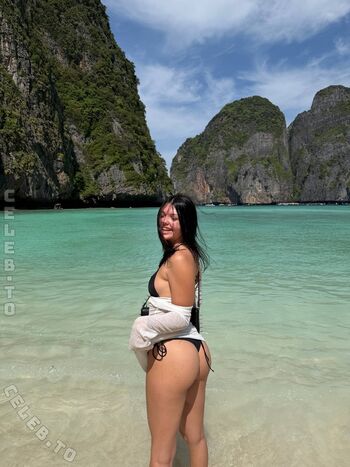 Vellari_feet