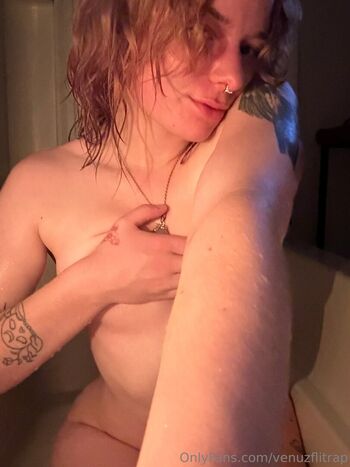 Full leaked Venuzflitrap private photo