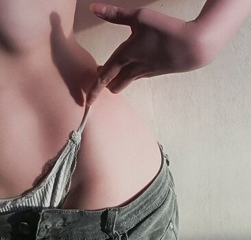 Full leaked Veon page private photo